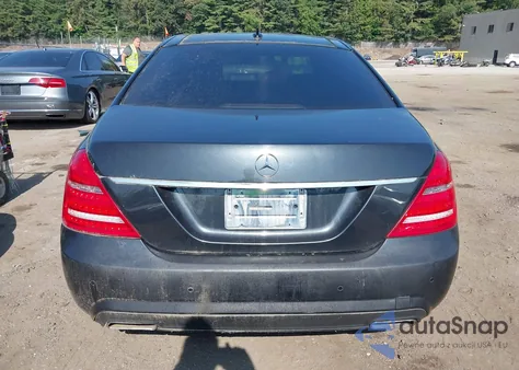 2013 Mercedes-Benz S 550 z USA, uszkodzony, nr VIN WDDNG7DB7DA520577